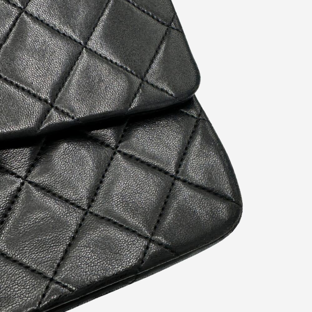 Vintage Authentic Chanel Lambskin medium Classic Double flap with 24k gold - Picture 8 of 16